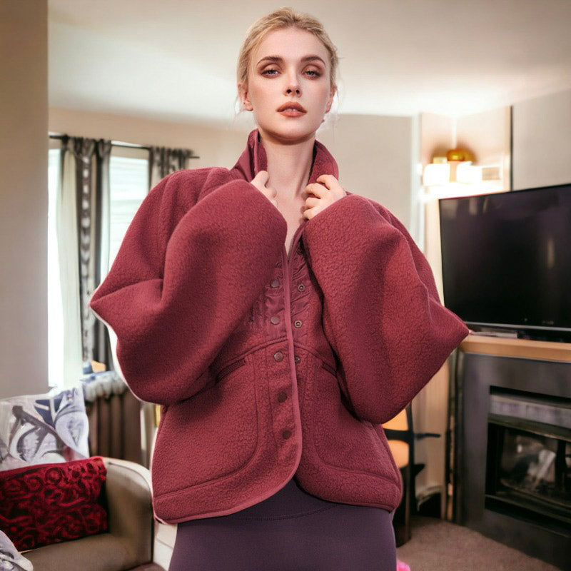 Chaqueta de piel de oveja texturizada con botones en la parte delantera