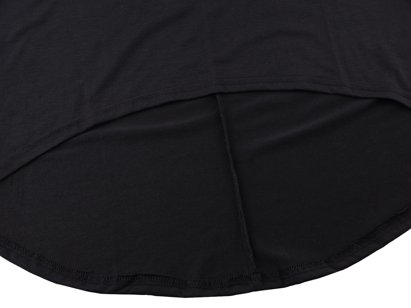 Camiseta larga con corte en los hombros