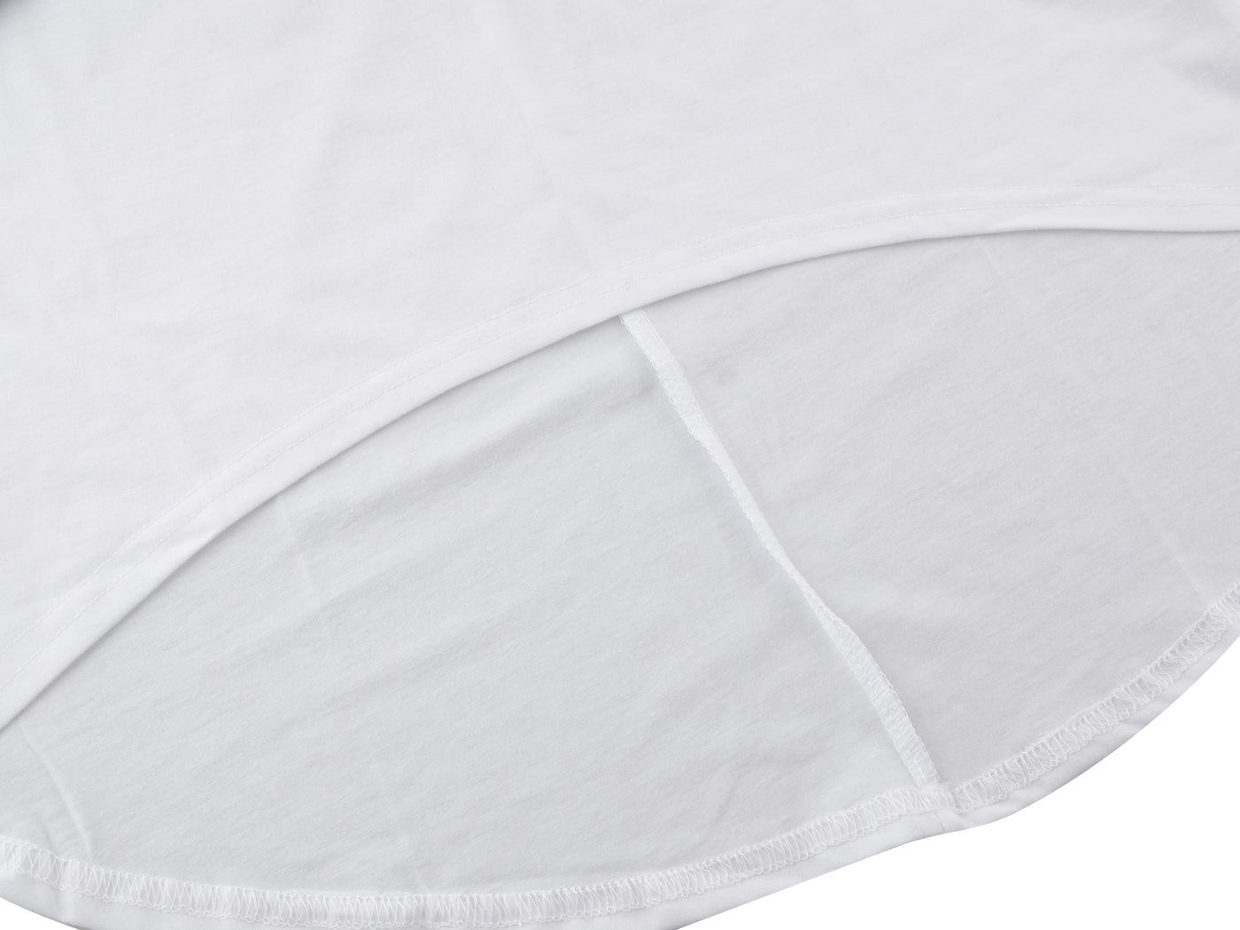 Camiseta larga con corte en los hombros