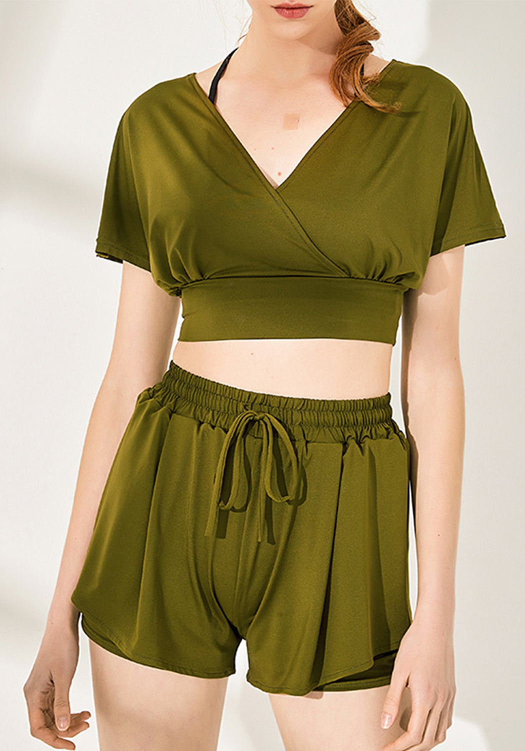 Pantalones cortos de fitness con tejido suelto y transpirable