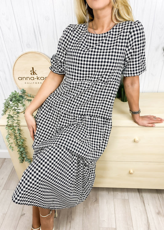 Vestido largo de manga corta con estampado de lunares suaves