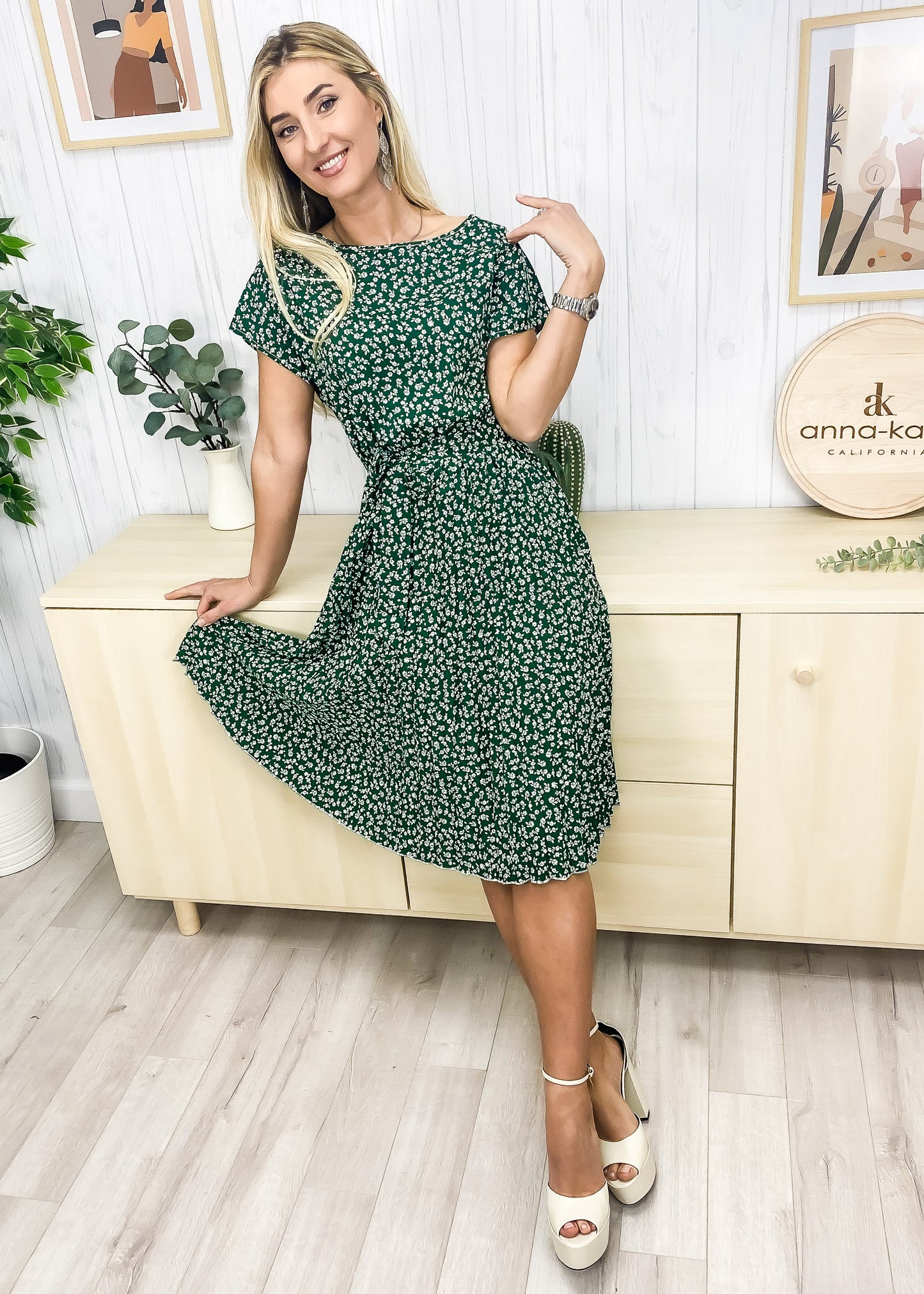 Vestido plisado con estampado de flores ditsy