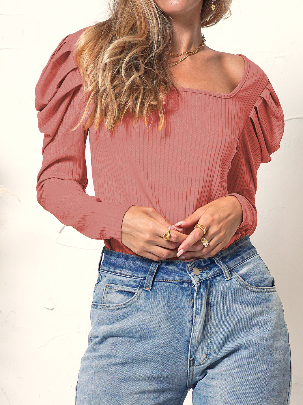 Blusa con escote cuadrado y mangas gigot