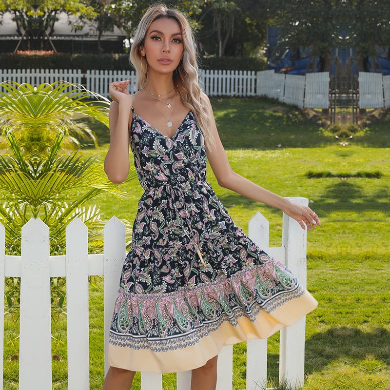 Vestido con estampado de cachemira y cuello cruzado