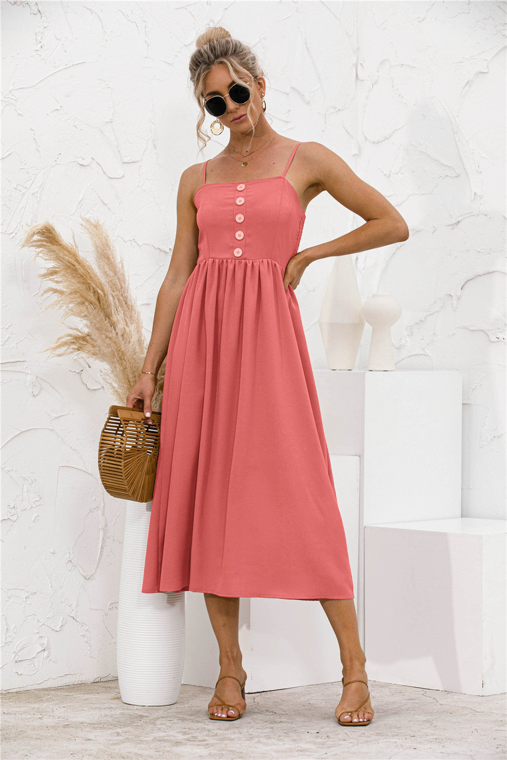 Vestido con botones en la espalda fruncidos