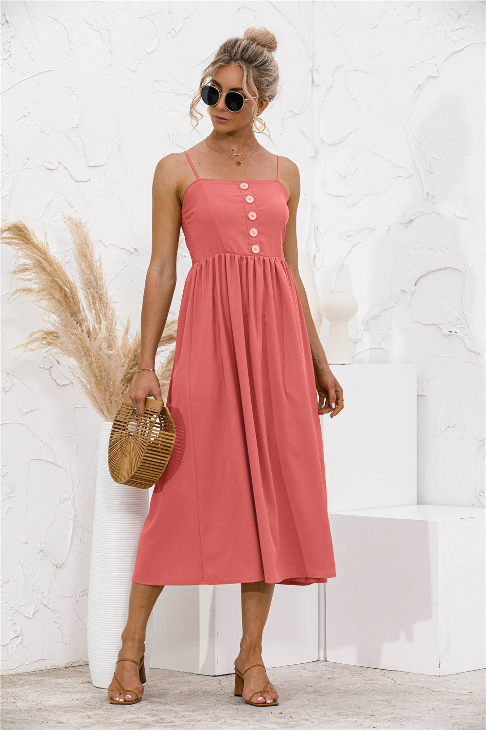 Vestido con botones en la espalda fruncidos