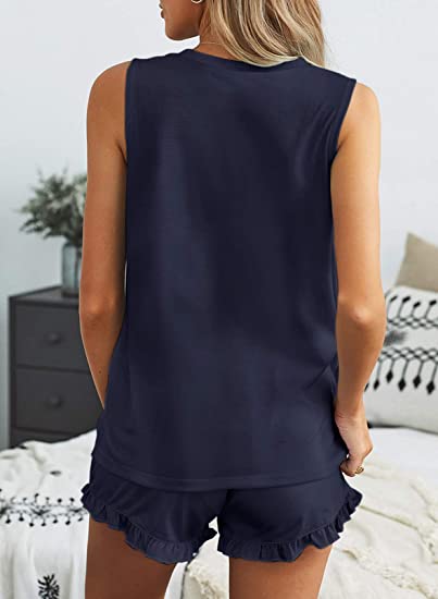 Camiseta sin mangas de color liso y pantalones cortos con volantes