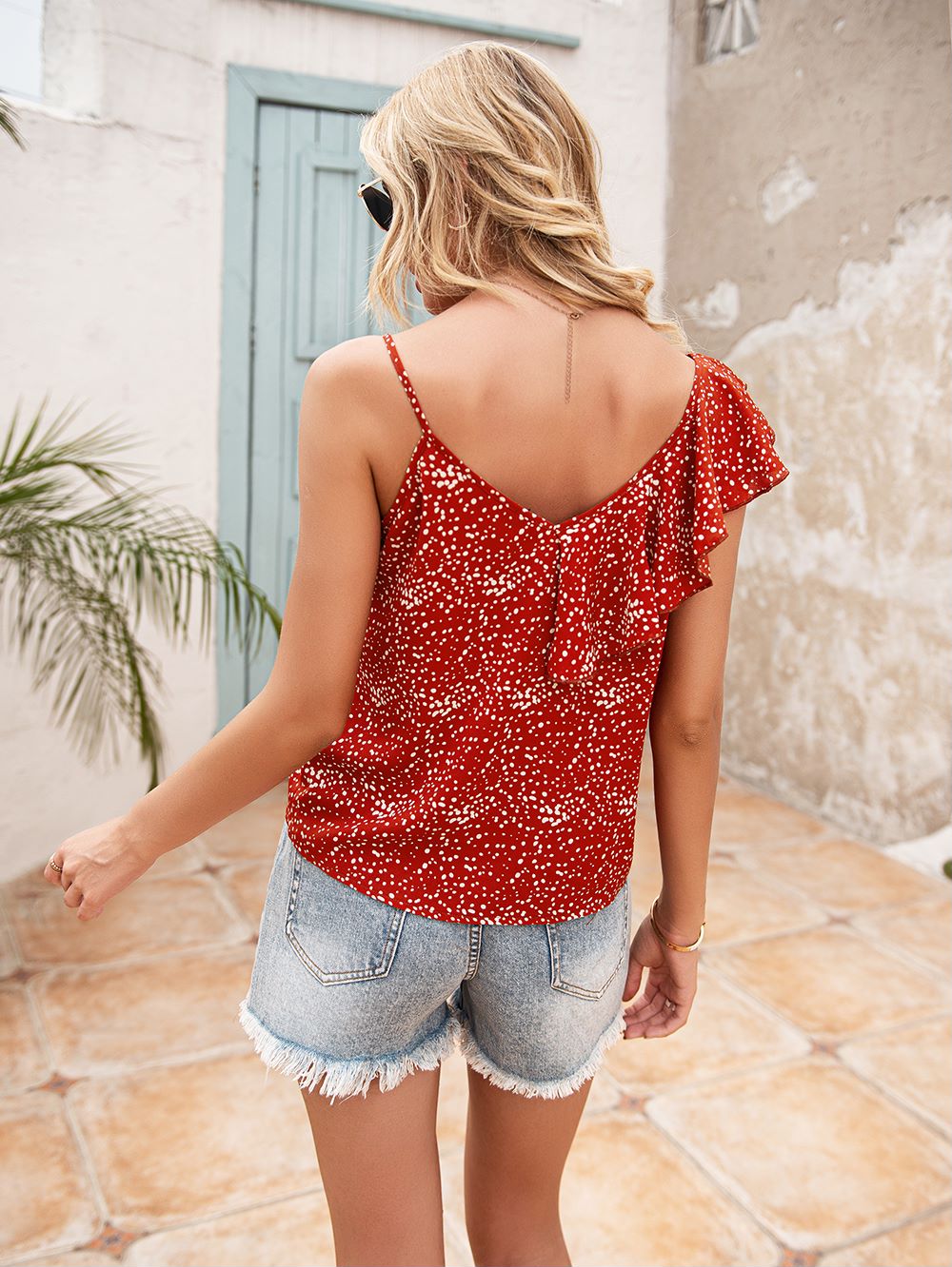 Blusa de tirantes con estampado de volantes
