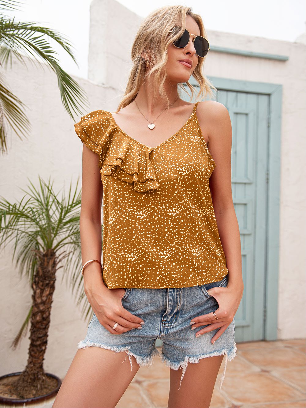 Blusa de tirantes con estampado de volantes