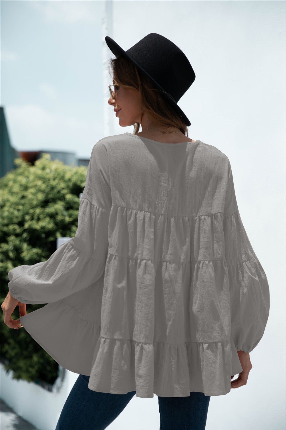 Blusa de transición fruncida con escote en V