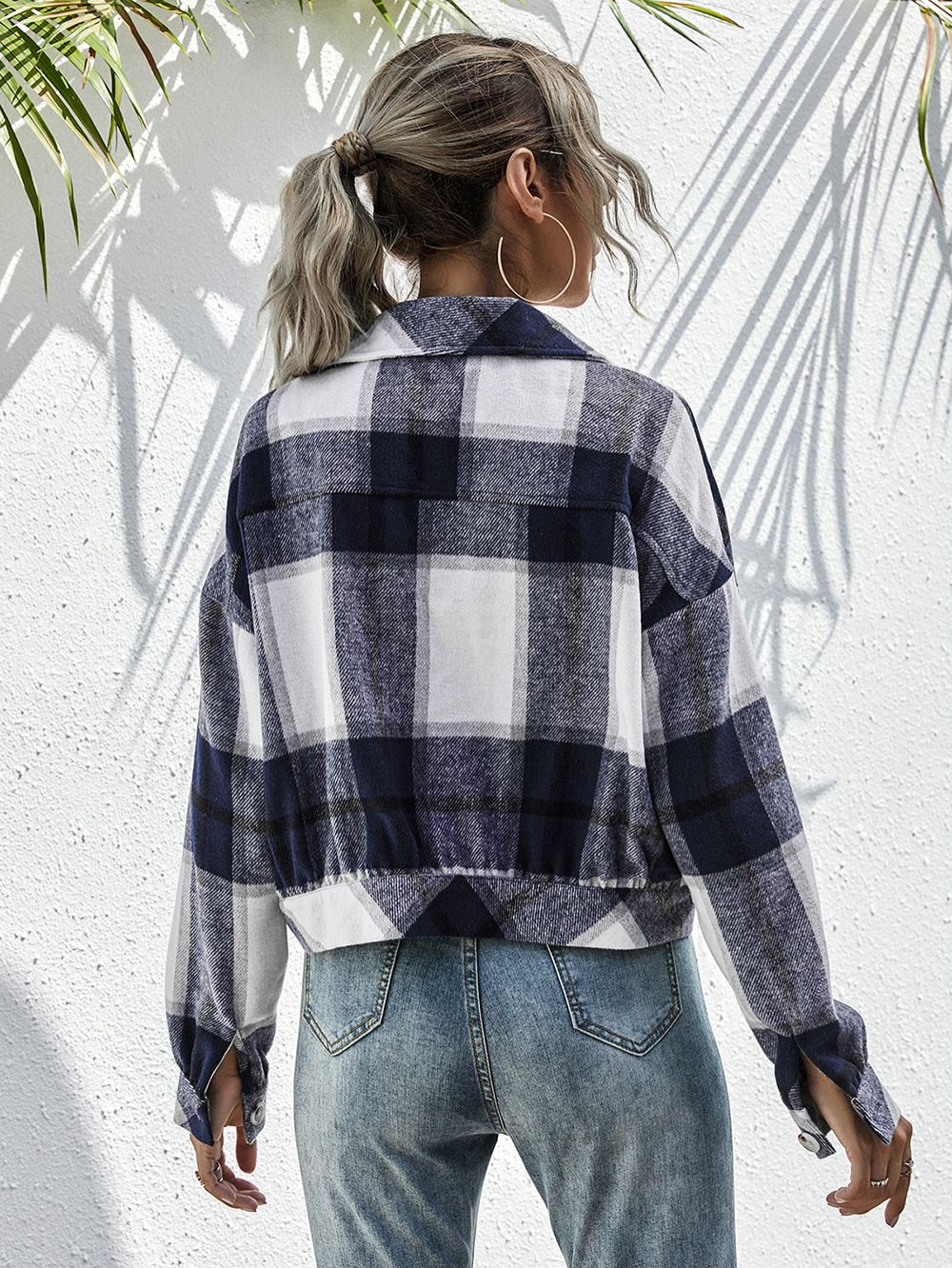 Chaqueta con hombros caídos y estampado de cuadros