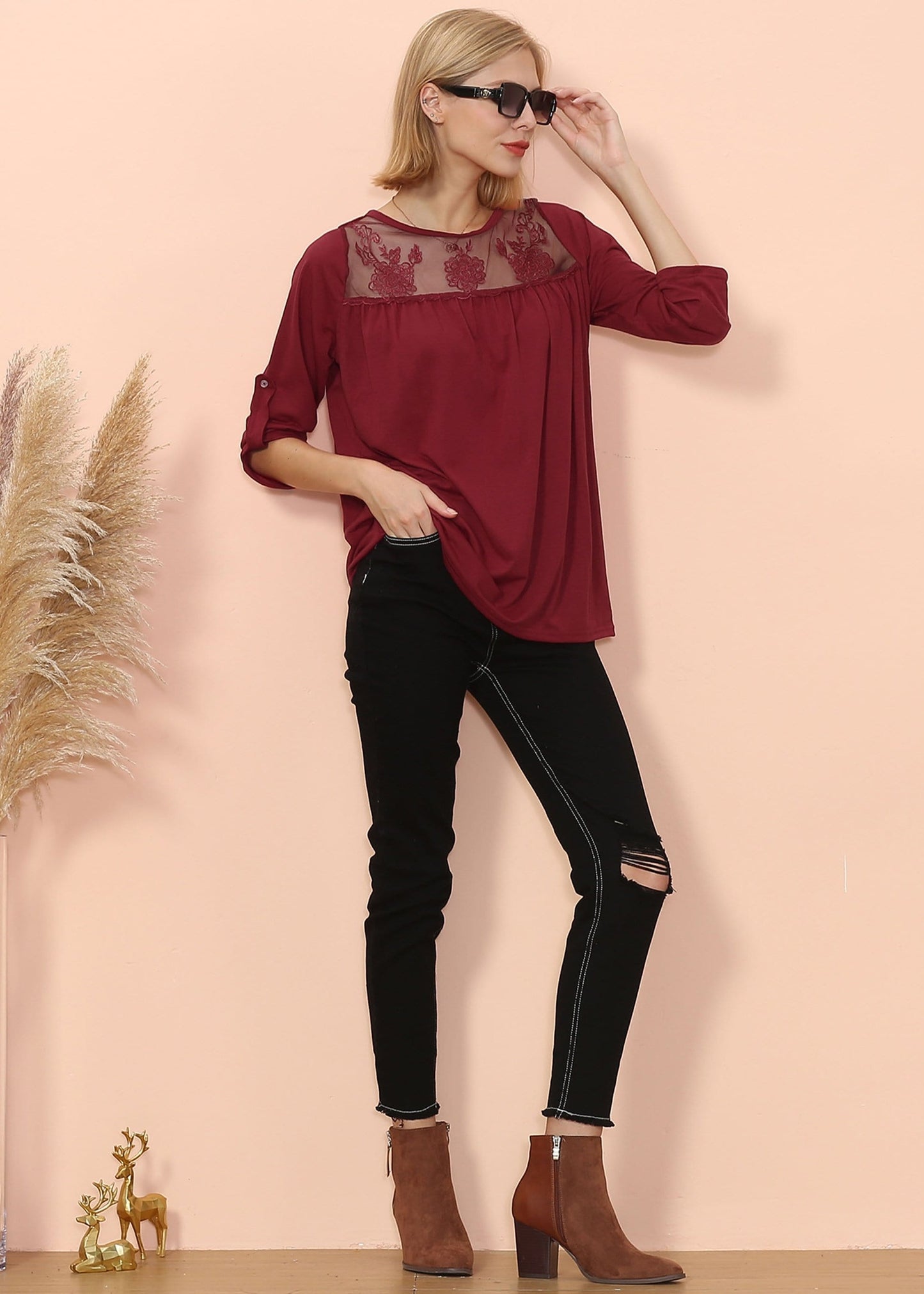 Blusa con detalle de encaje y codo a media altura