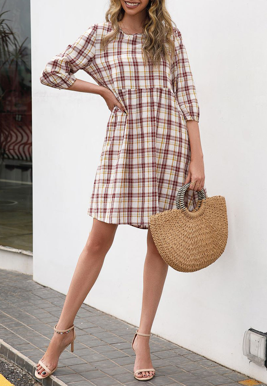 Vestido a cuadros con cuello redondo