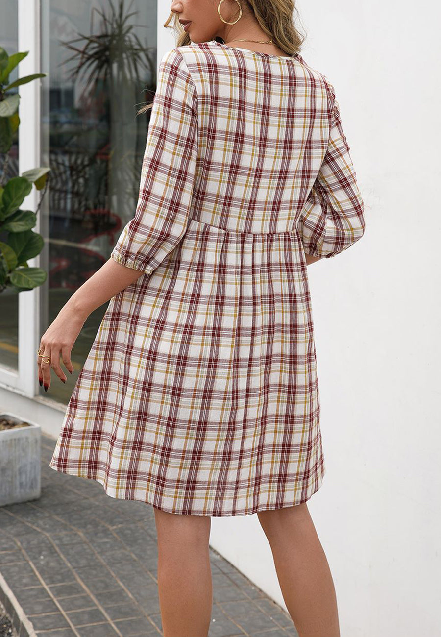 Vestido a cuadros con cuello redondo