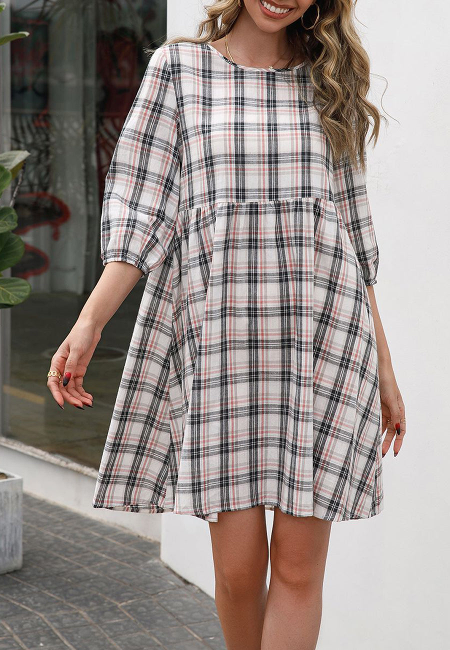 Vestido a cuadros con cuello redondo