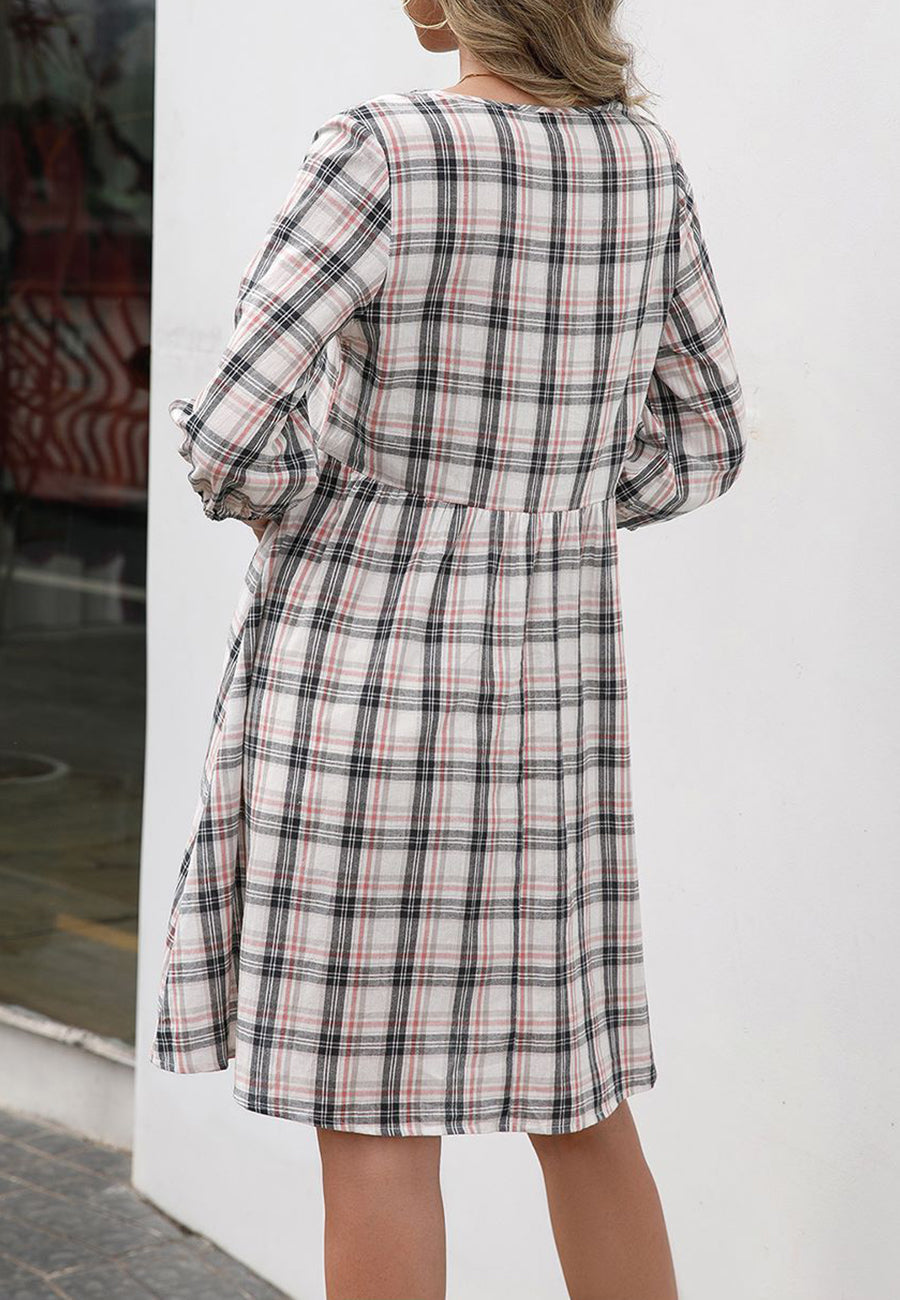 Vestido a cuadros con cuello redondo