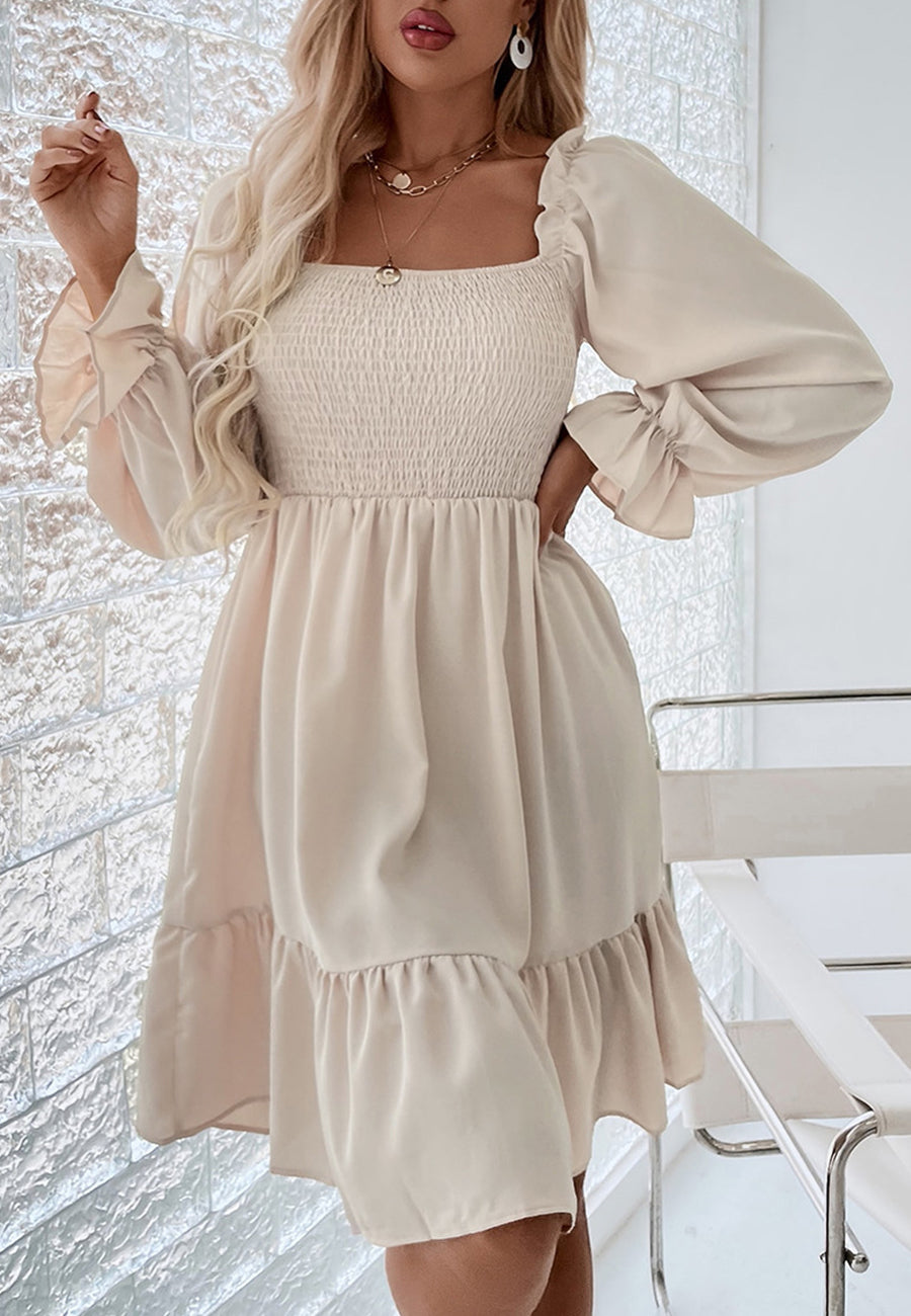 Vestido con dobladillo fruncido y volantes