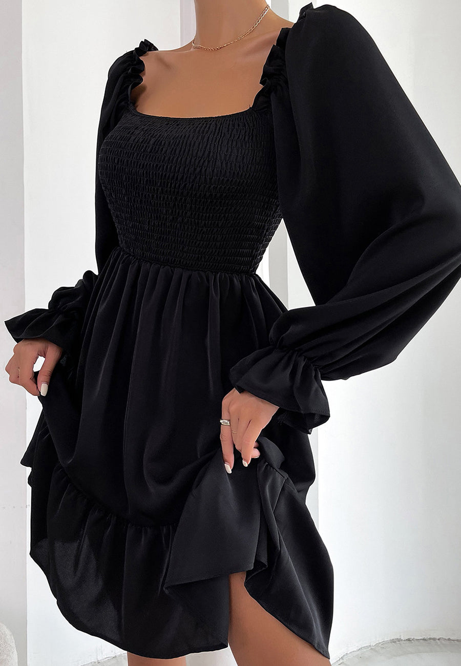 Vestido con dobladillo fruncido y volantes