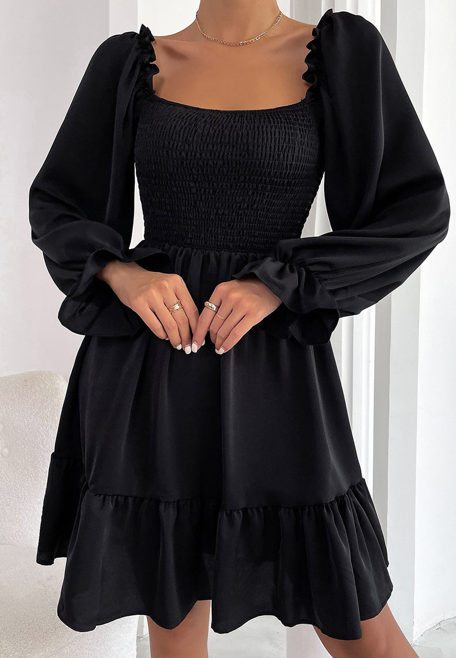 Vestido con dobladillo fruncido y volantes