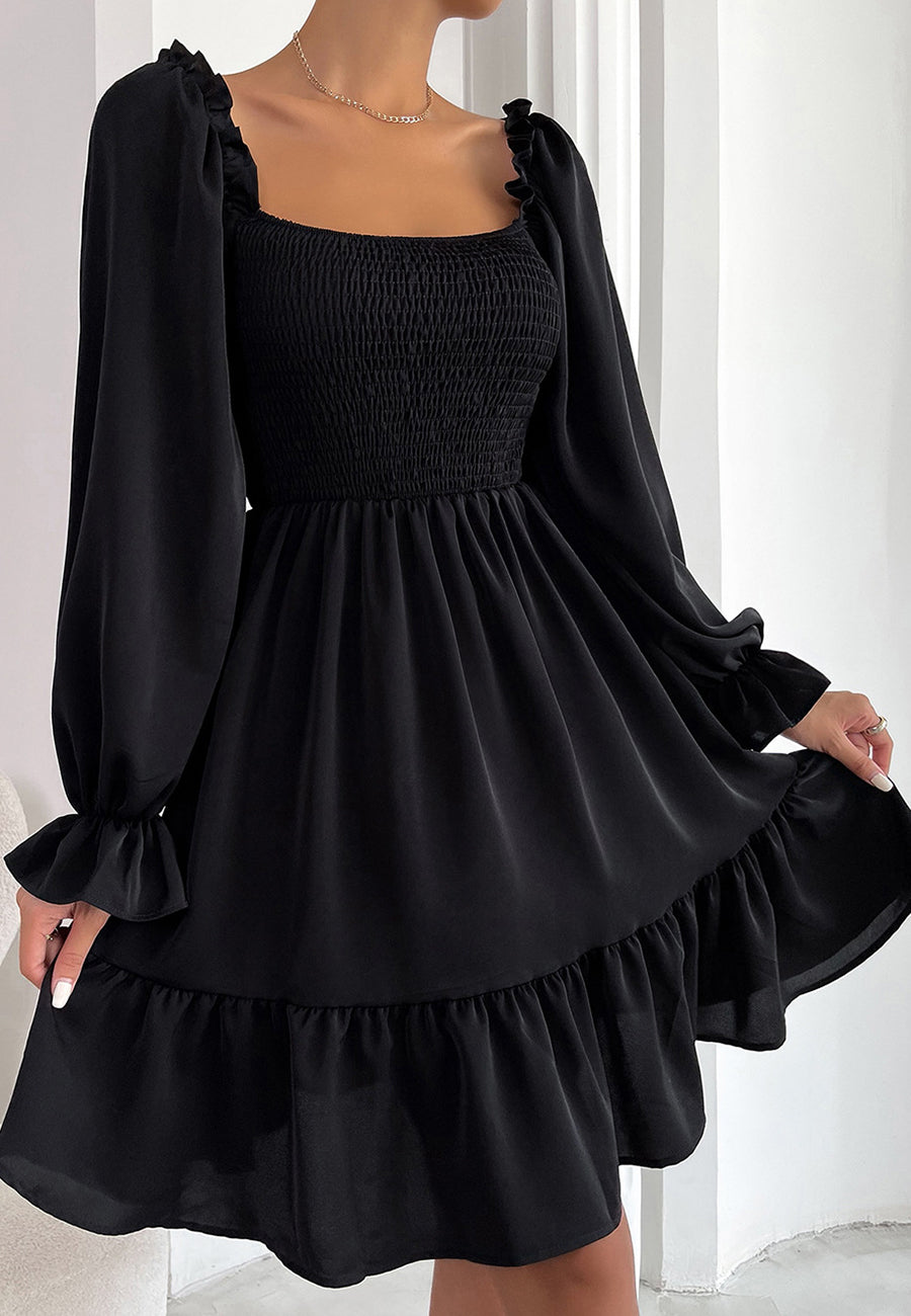 Vestido con dobladillo fruncido y volantes