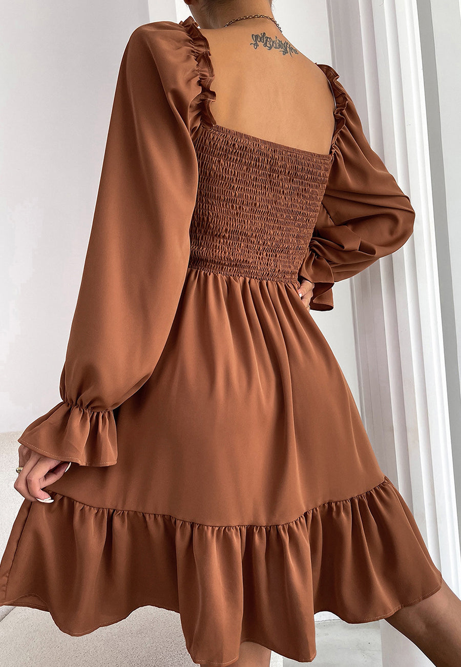Vestido con dobladillo fruncido y volantes