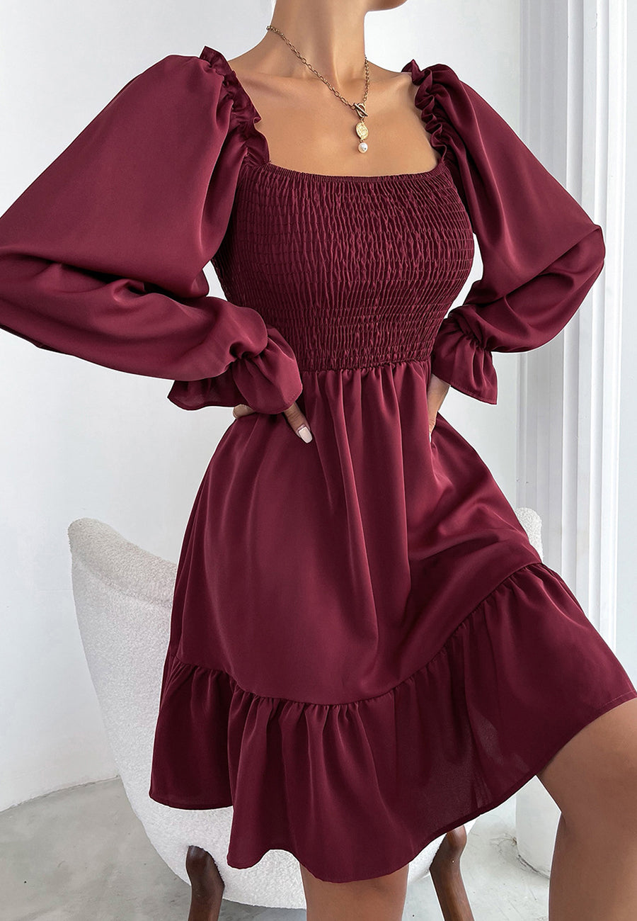 Vestido con dobladillo fruncido y volantes