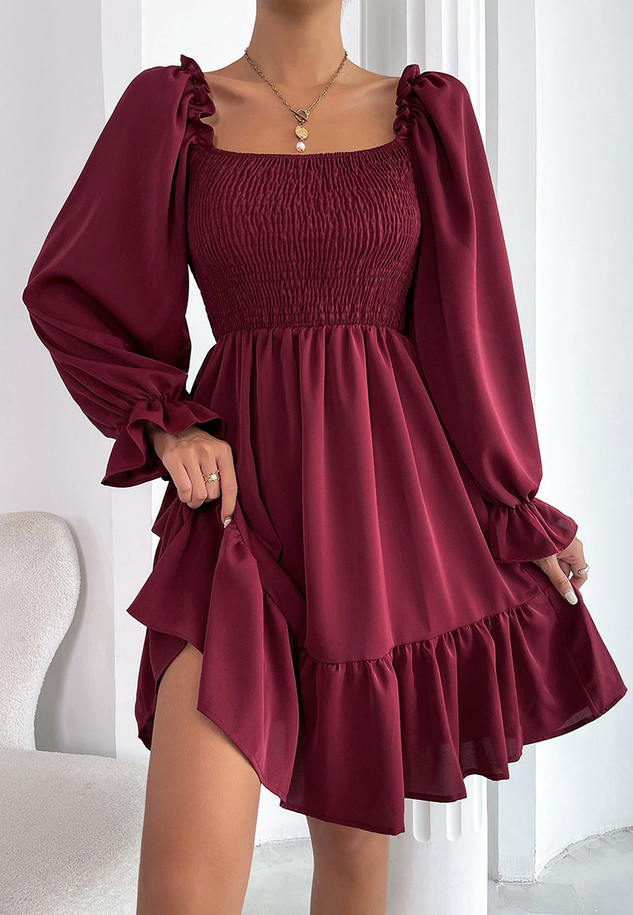 Vestido con dobladillo fruncido y volantes
