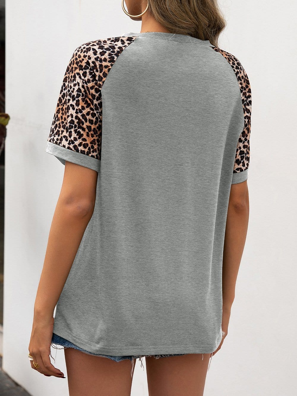 Camiseta básica de leopardo en dos tonos