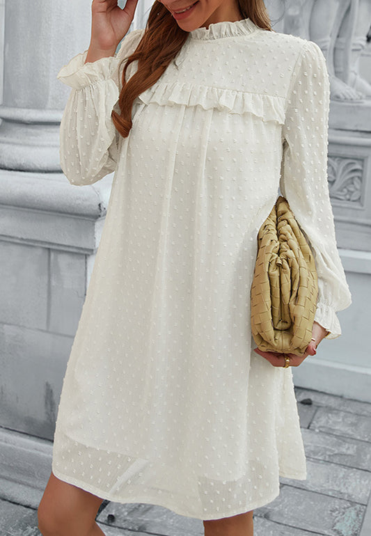 Vestido de lunares suizos con cuello con volantes
