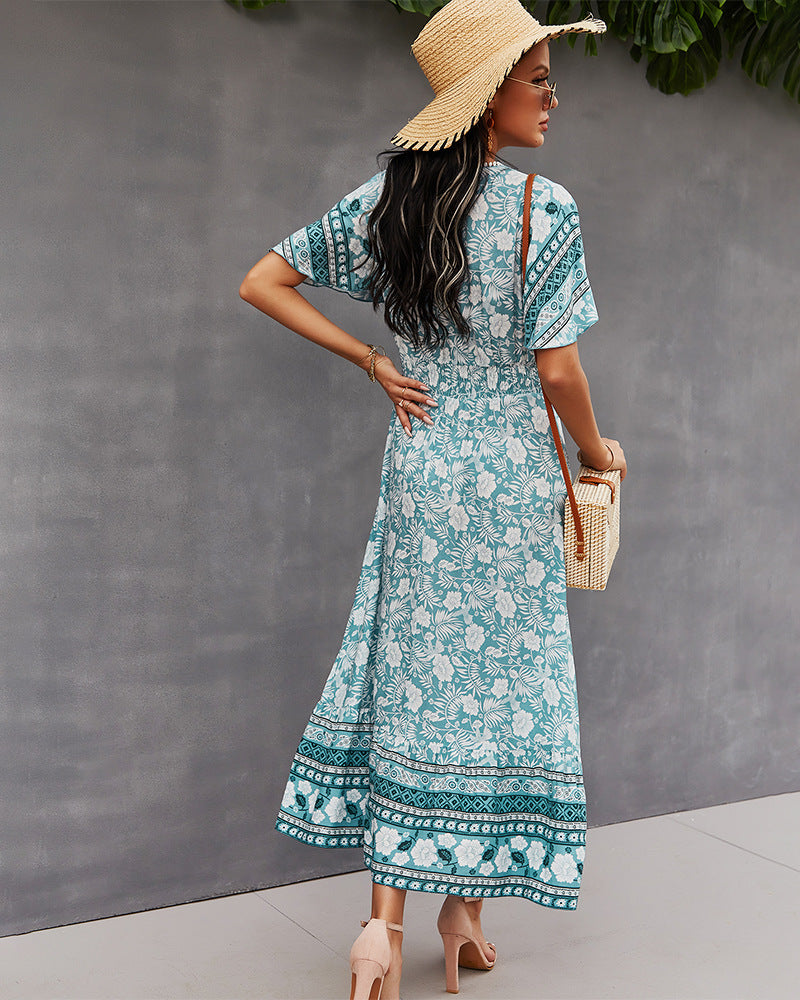Vestido bohemio con estampado floral y escote cruzado