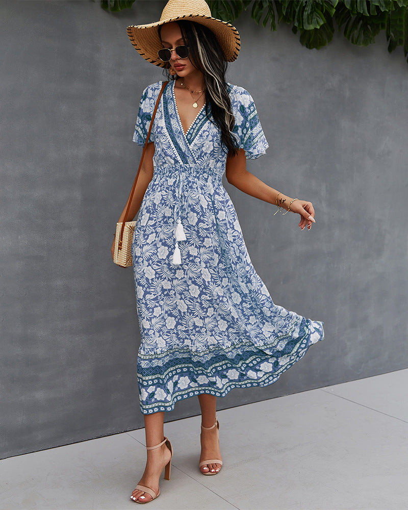 Vestido bohemio con estampado floral y escote cruzado