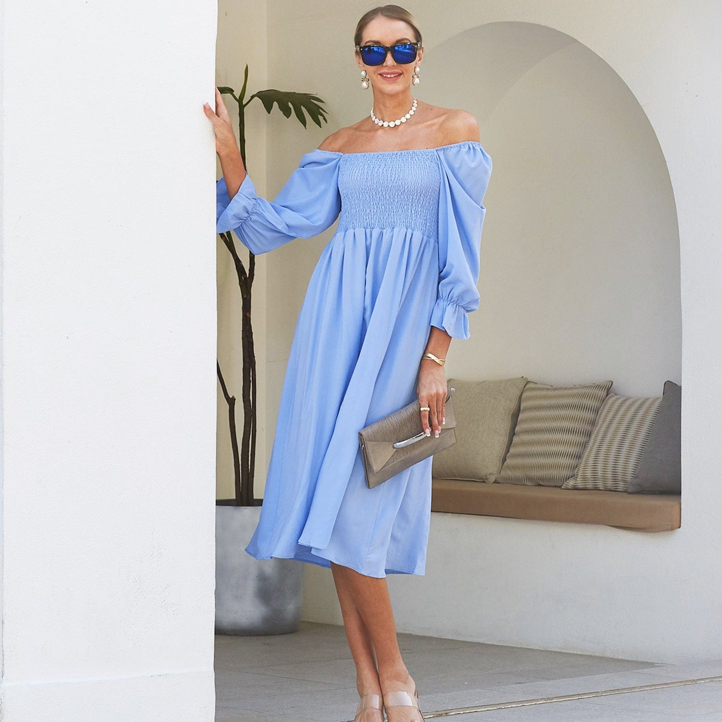 Vestido con escote cuadrado fruncido