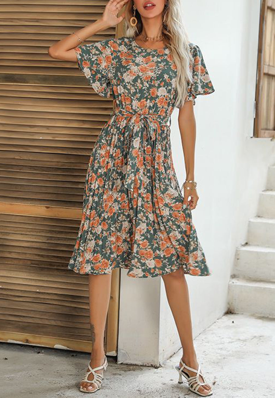 Vestido plisado con flores y cuello redondo