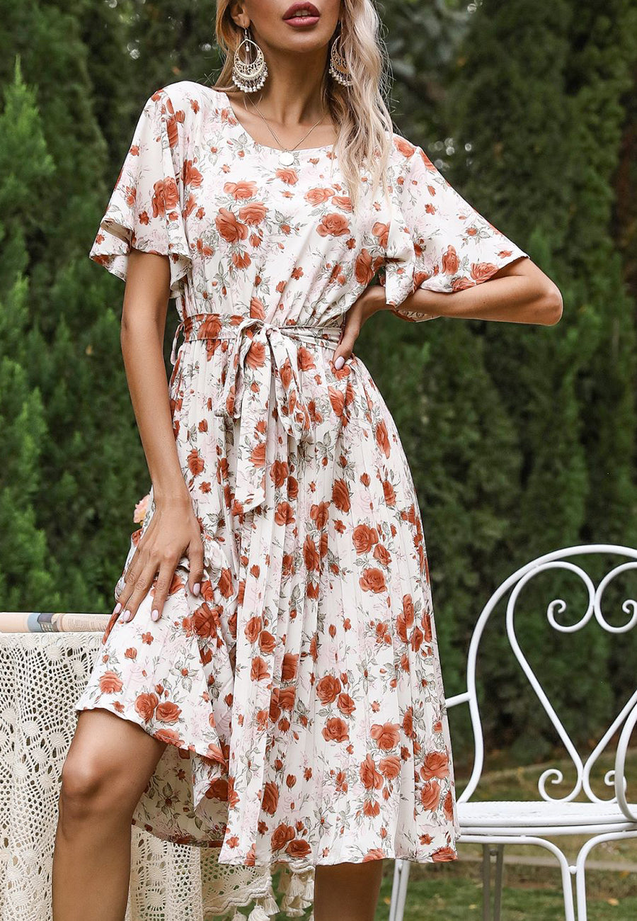 Vestido plisado con flores y cuello redondo