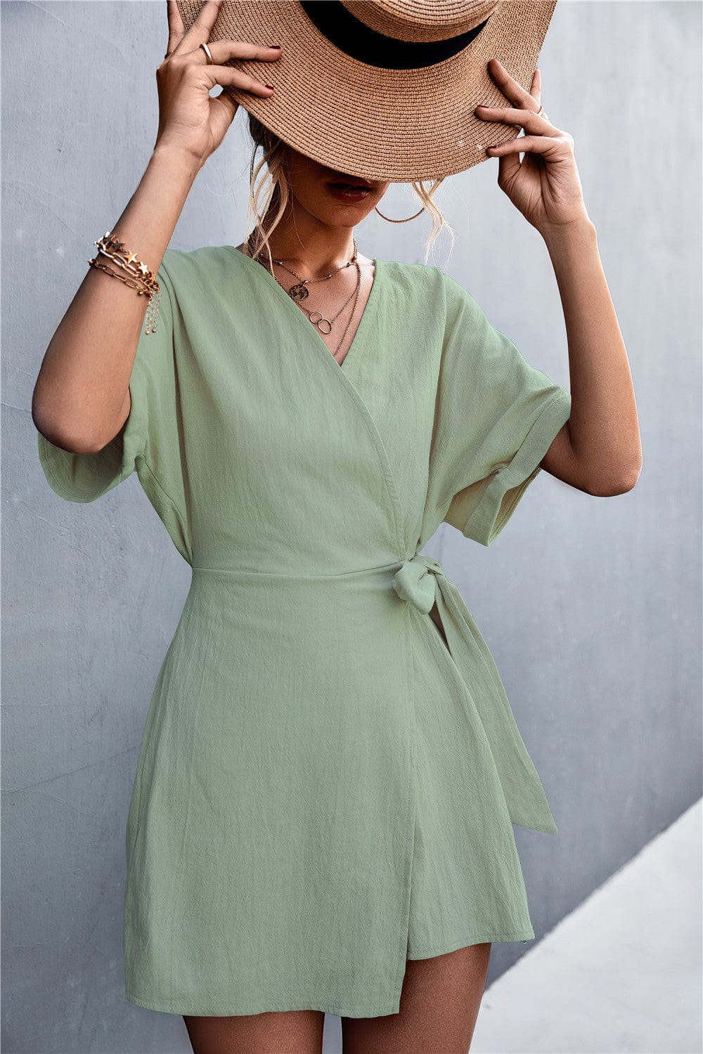 Mono cruzado de color liso