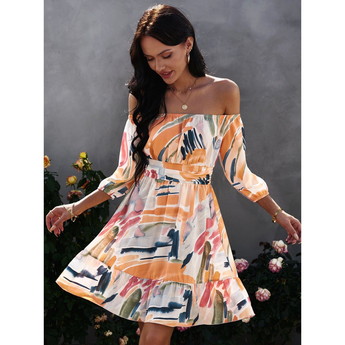 Vestido con lazo en la espalda y estampado abstracto