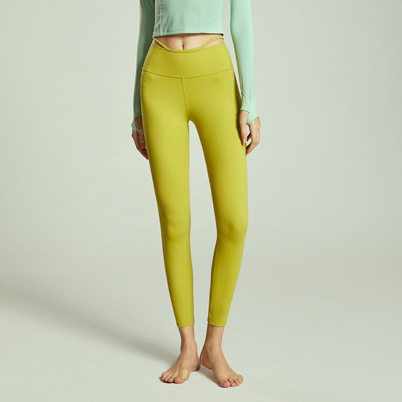 Leggings con tirantes finos en la cintura en V