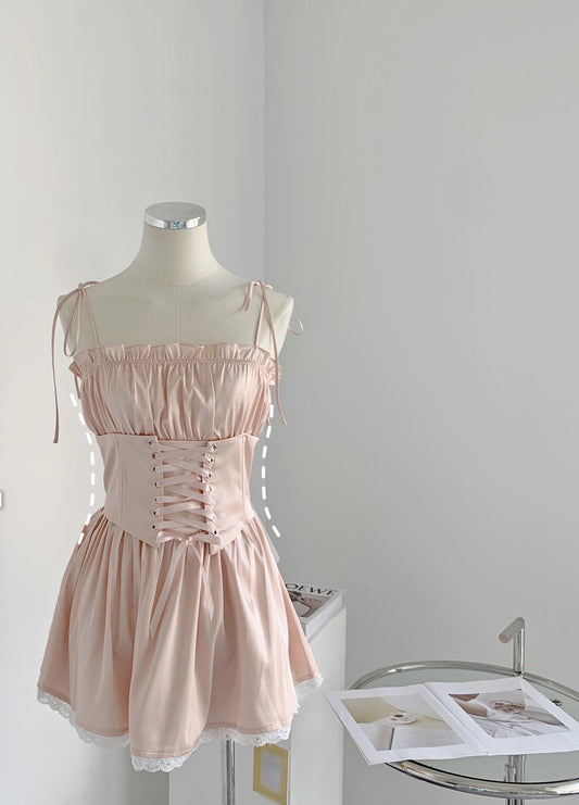 Vestido con ribete de encaje fruncido