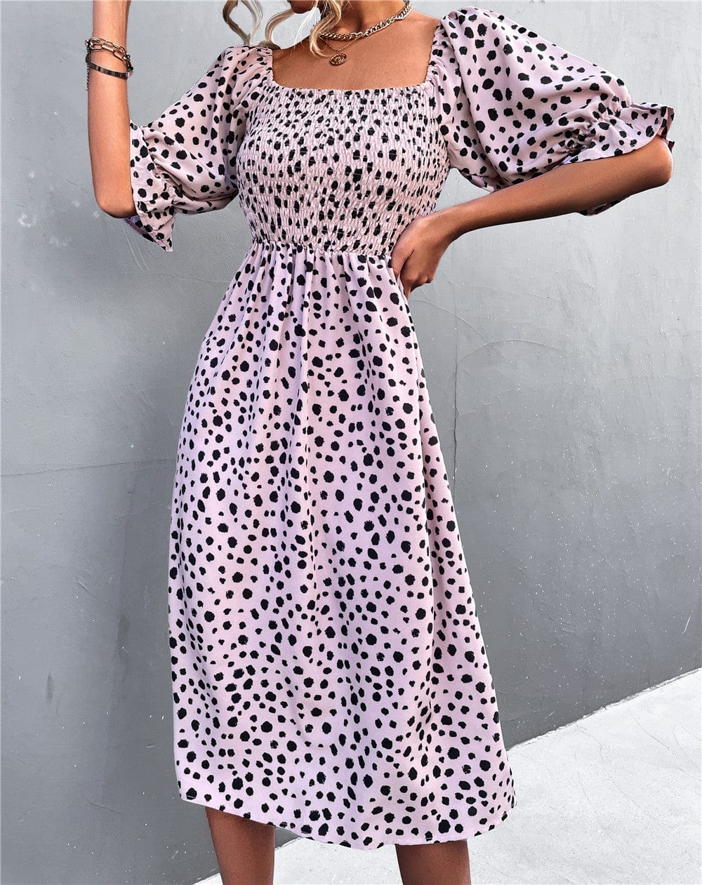 Vestido de escote cuadrado con estampado de guepardo