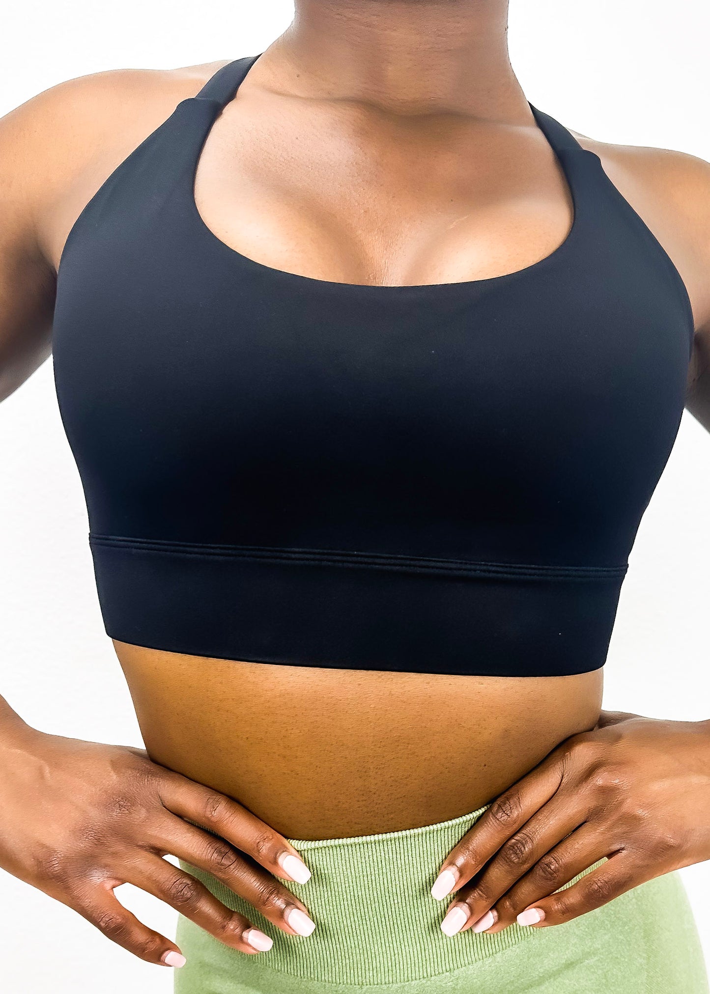 Sujetador deportivo ajustable con espalda cruzada