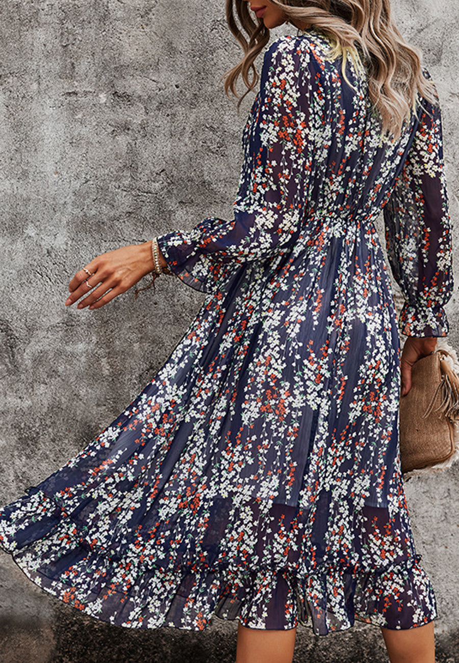 Vestido con escote pronunciado y detalle de volante