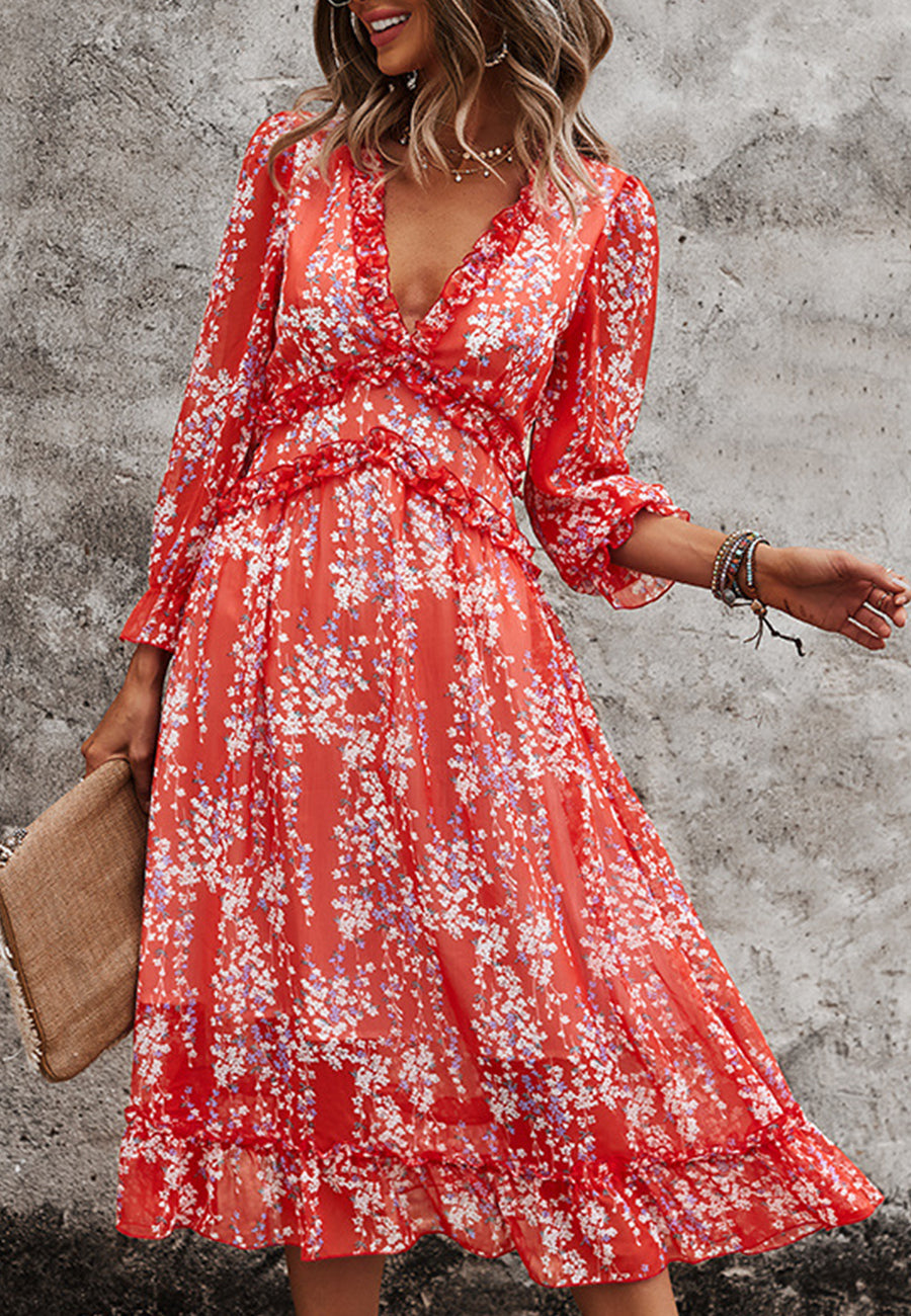 Vestido con escote pronunciado y detalle de volante