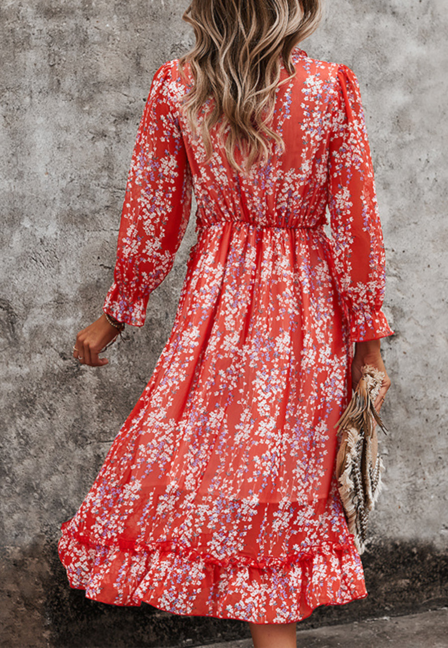 Vestido con escote pronunciado y detalle de volante