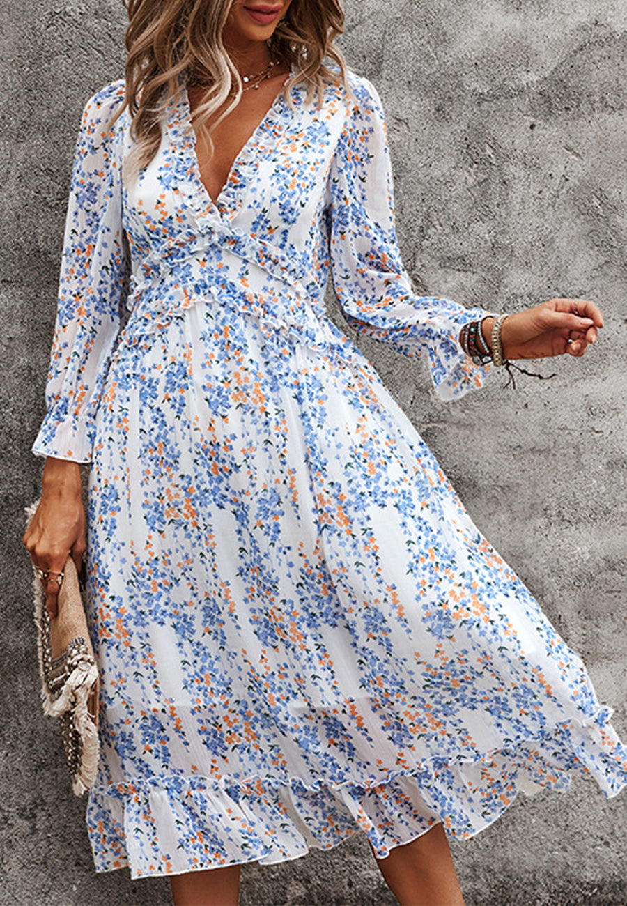 Vestido con escote pronunciado y detalle de volante