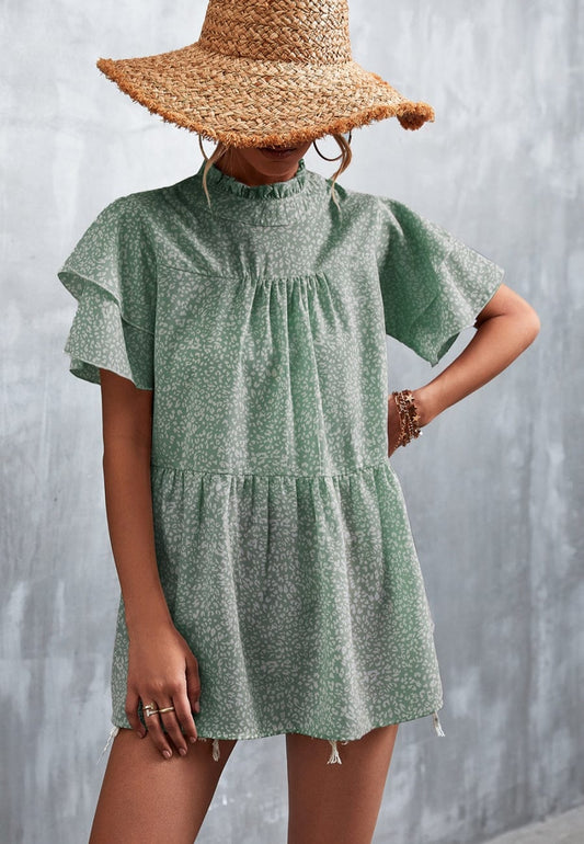 Blusa ligera con volados en el cuello