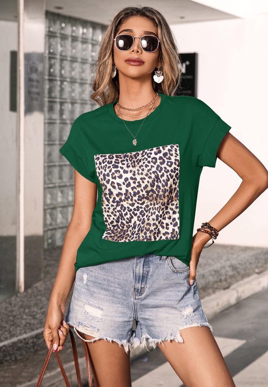 Camiseta con estampado de leopardo y cuadros