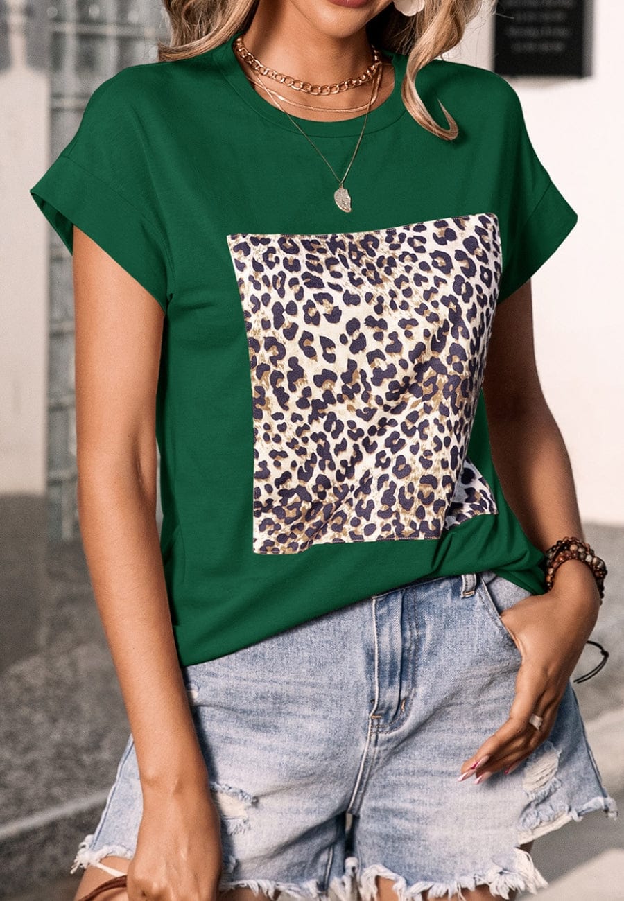 Camiseta con estampado de leopardo y cuadros