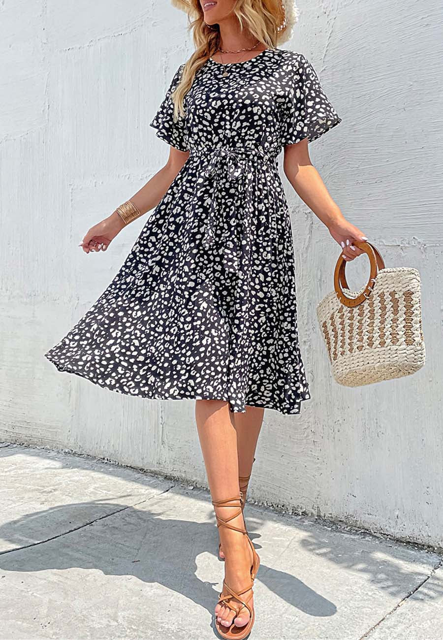 Vestido de manga corta con estampado animal