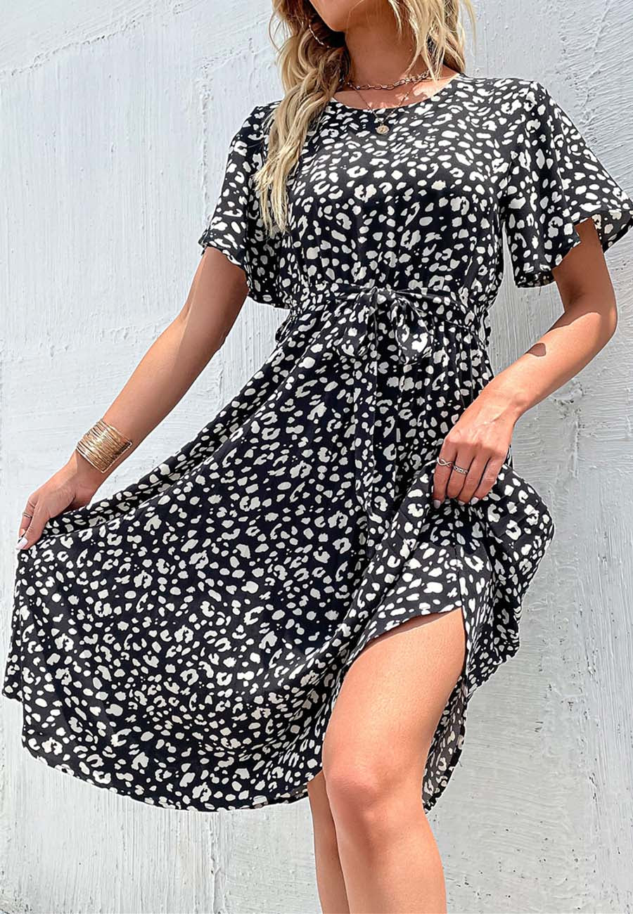 Vestido de manga corta con estampado animal
