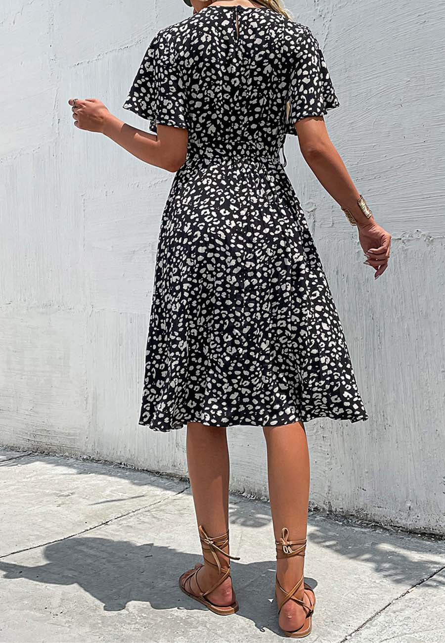Vestido de manga corta con estampado animal
